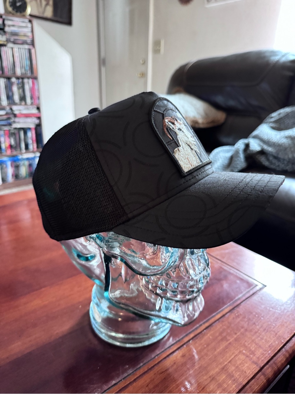 Goorin Brothers “HYMN” Trucker Hat. Mesh Snapback Black/ Red NWT - Picture 4 of 12